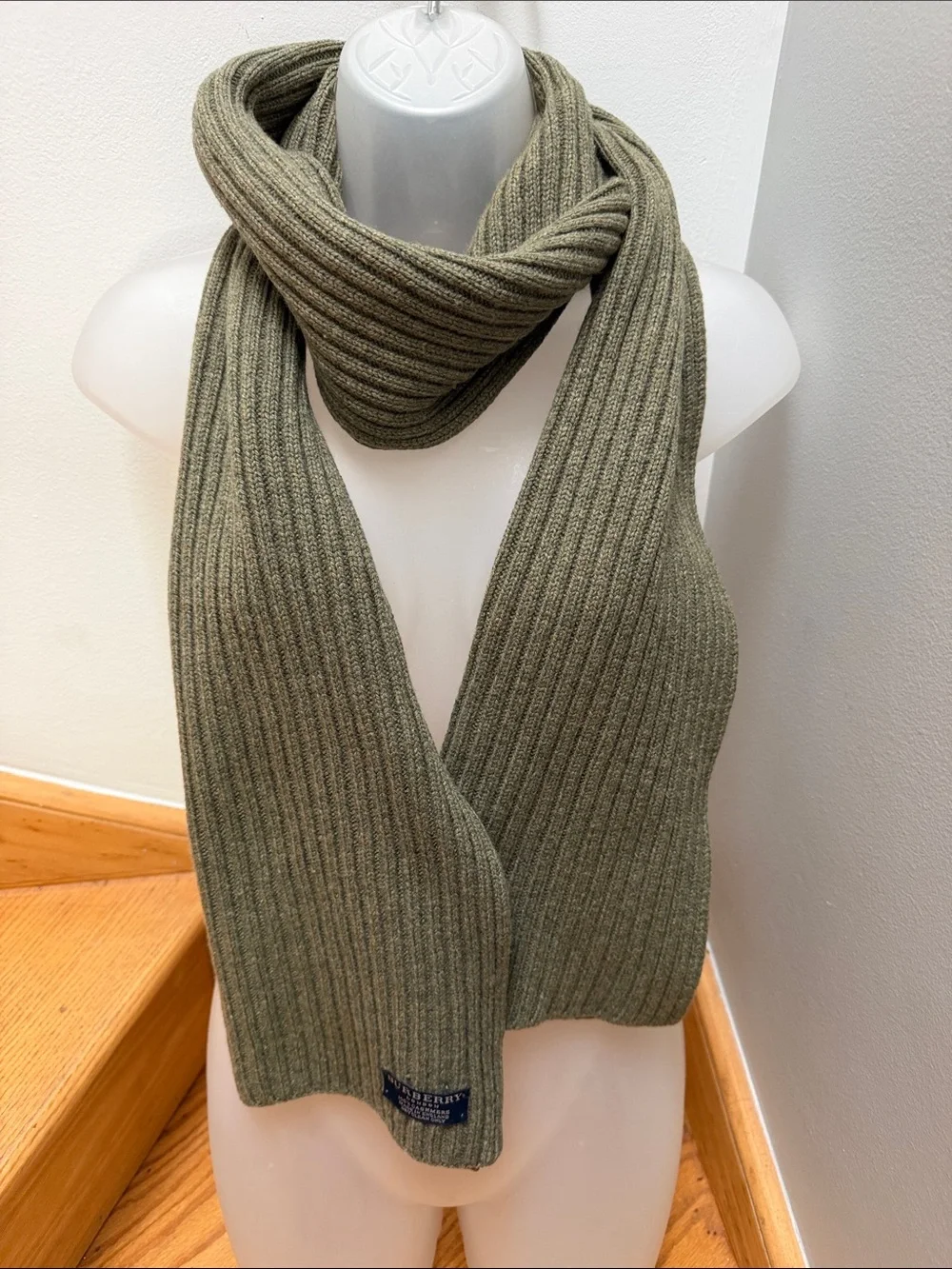 Luxurious Burberry London Ribbed Knit Wrap Scarf